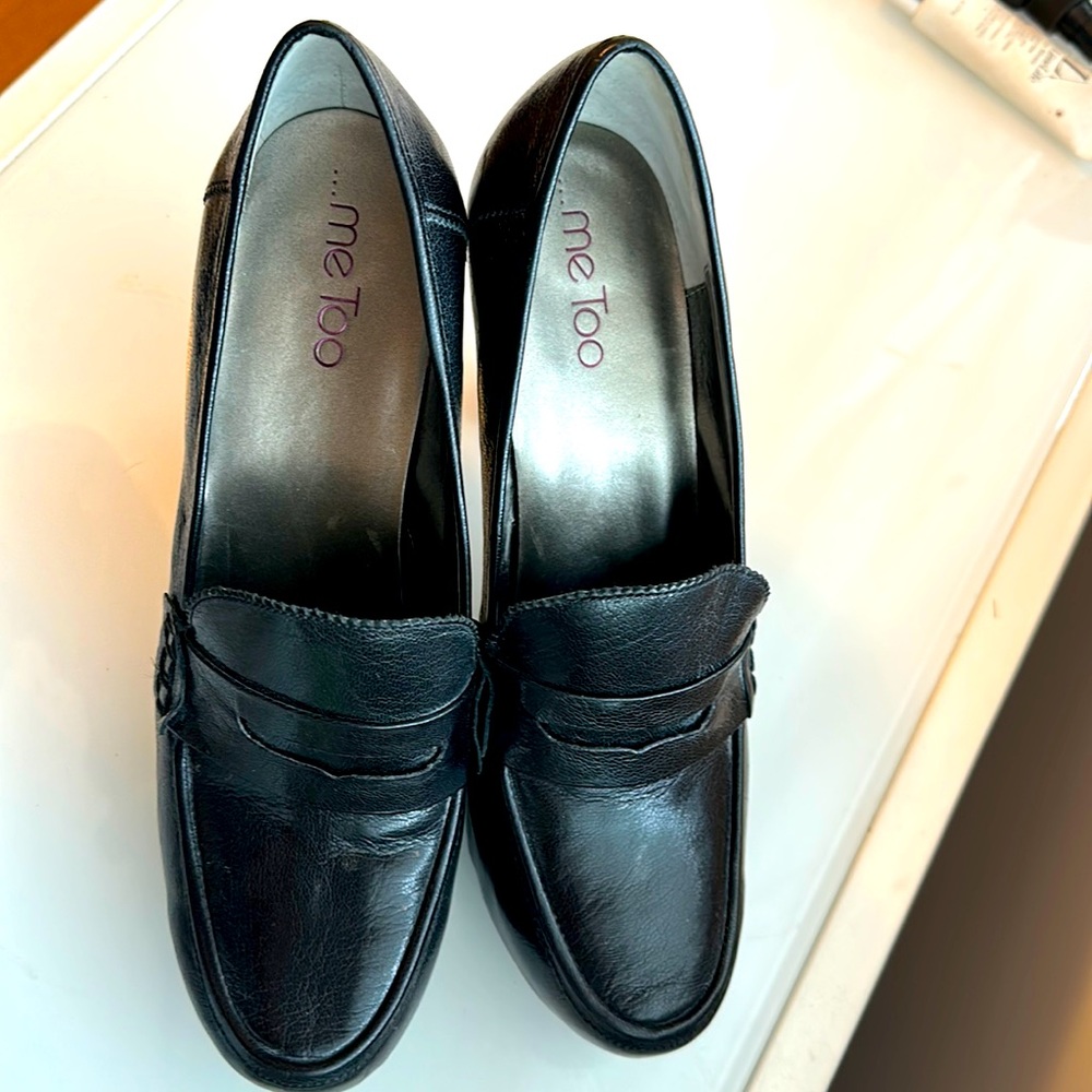Never worn Me Too platform pumps size 8